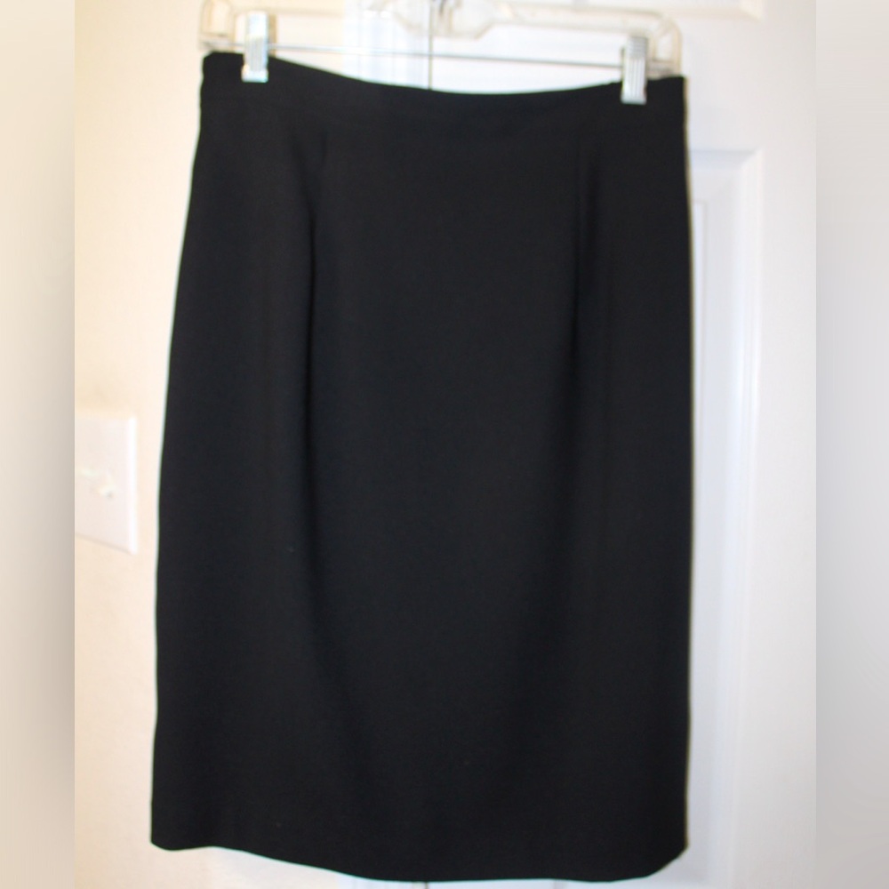 Women’s Black knee length straight pencil skirt size 10